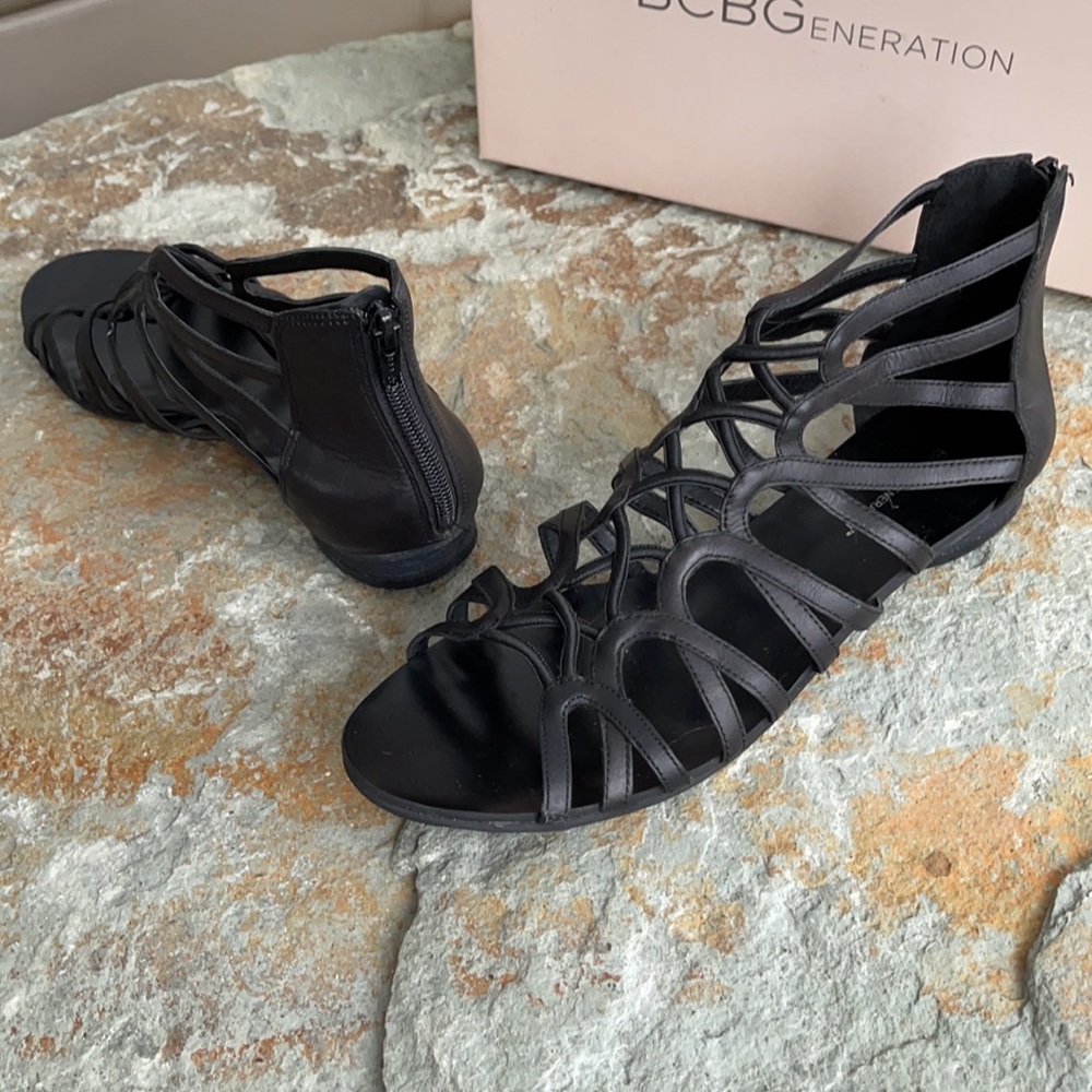 9.5 / 39 BCBGeneration strappy gladiator sandals flats black leather elastic zip